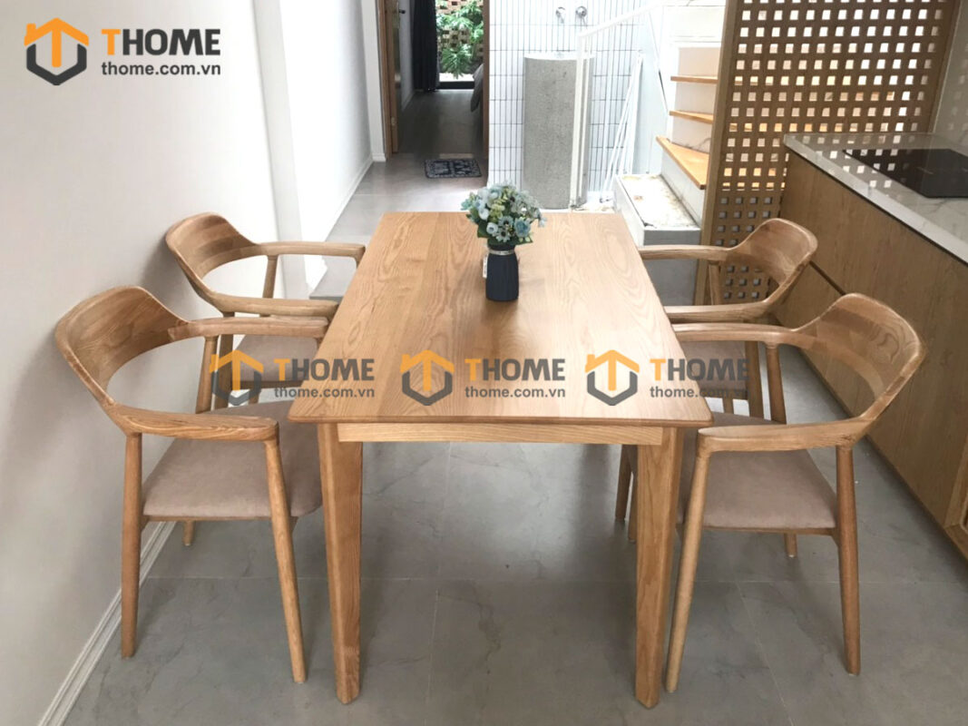 Bàn ăn gỗ sồi tự nhiên Capri màu tự nhiên BAMG-01SN