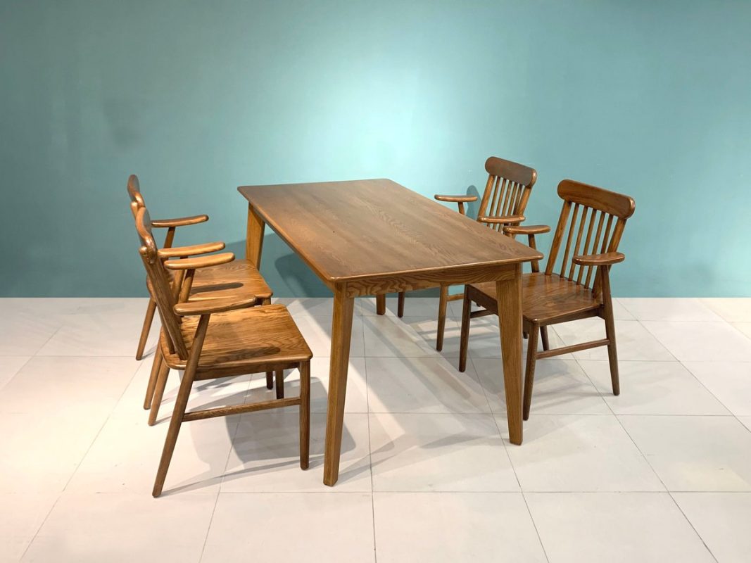 Bàn ăn gỗ sồi tự nhiên Capri màu óc chó BAMG-02SN