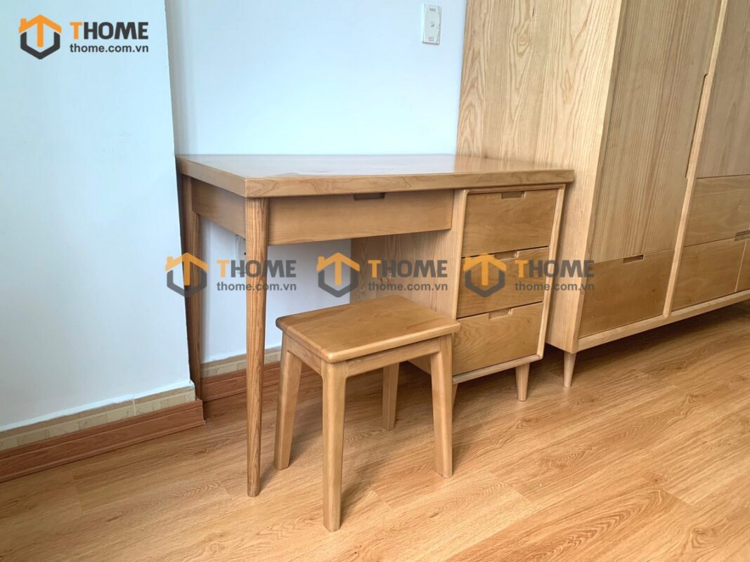 Bàn Làm Việc Gỗ Sồi Tự Nhiên 3 Hộc Kéo OP Màu Tự Nhiên BLV1T-04SN