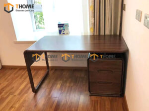 Bàn Làm Việc Gỗ Sồi Tự Nhiên Nova 3 Hộc Kéo Kín Chân 1.4m BLV1T-18SN