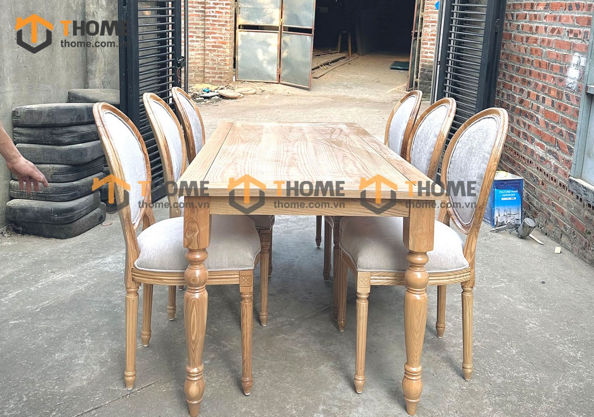 Ghế ăn gỗ sồi tự nhiên mặt nệm Louis có tay GHEMN-27SN