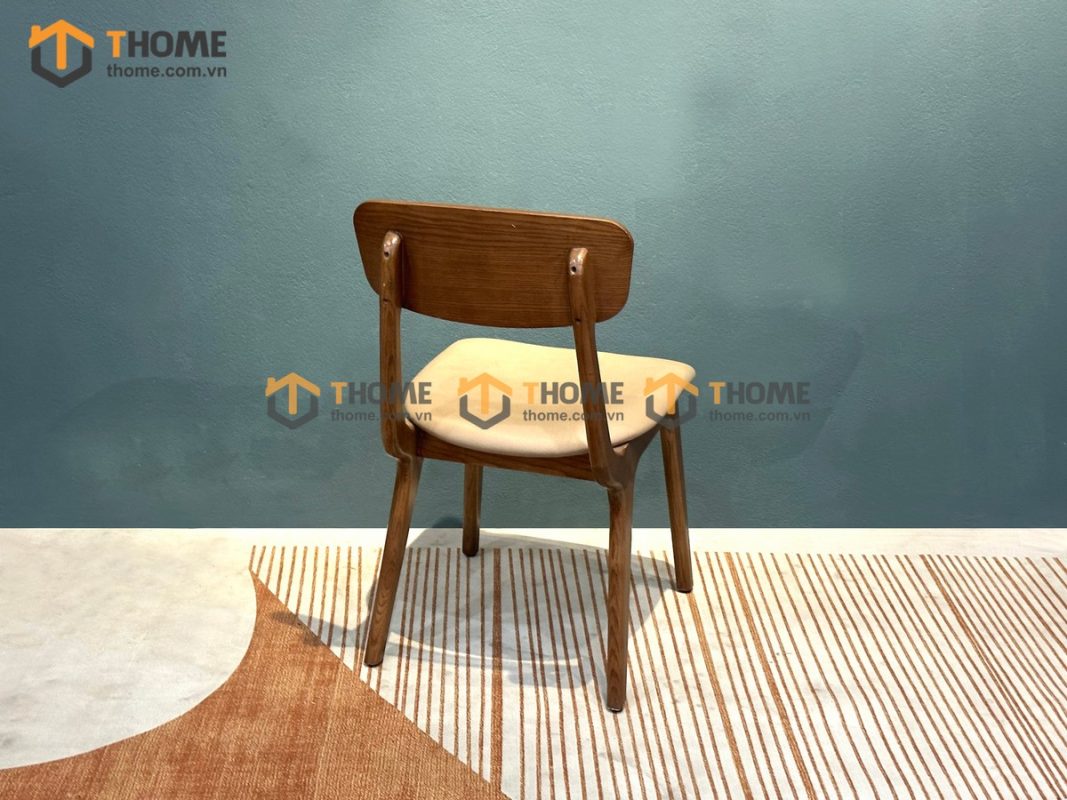 Ghế ăn gỗ sồi tự nhiên mặt nệm Rew màu óc chó GHEMN-38SN