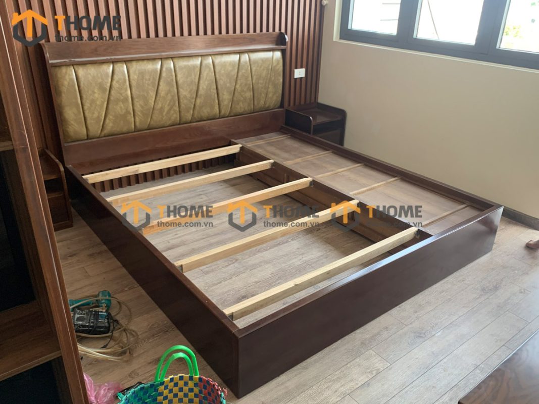 Giường ngủ gỗ sồi tự nhiên đầu nệm Luxury màu óc chó GNĐN-07SN