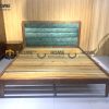 Giường ngủ gỗ sồi tự nhiên đầu nệm Sunrise màu óc chó GNĐN-06SN