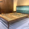 Giường ngủ gỗ sồi tự nhiên đầu nệm Sunrise màu óc chó GNĐN-06SN