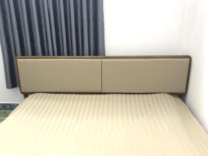Giường ngủ gỗ sồi tự nhiên đầu nệm Hiroshima GNĐN-01SN
