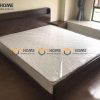 Giường ngủ gỗ sồi tự nhiên Toto màu óc chó GN-14SN