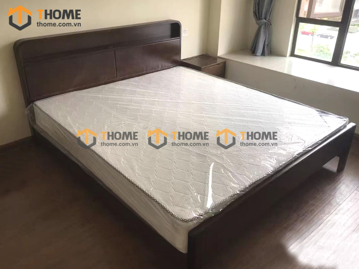 Giường ngủ gỗ sồi tự nhiên Toto màu óc chó GN-14SN