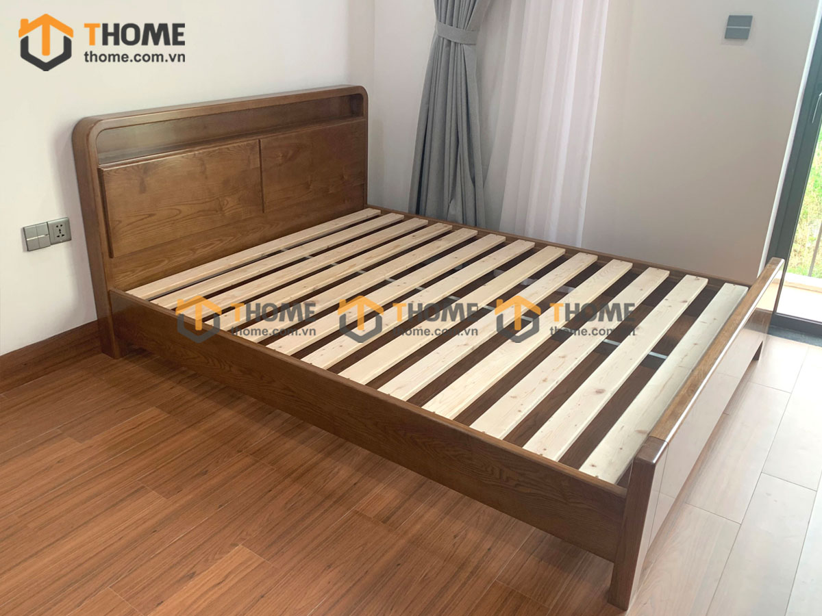 Giường ngủ gỗ sồi tự nhiên Toto màu óc chó GN-14SN