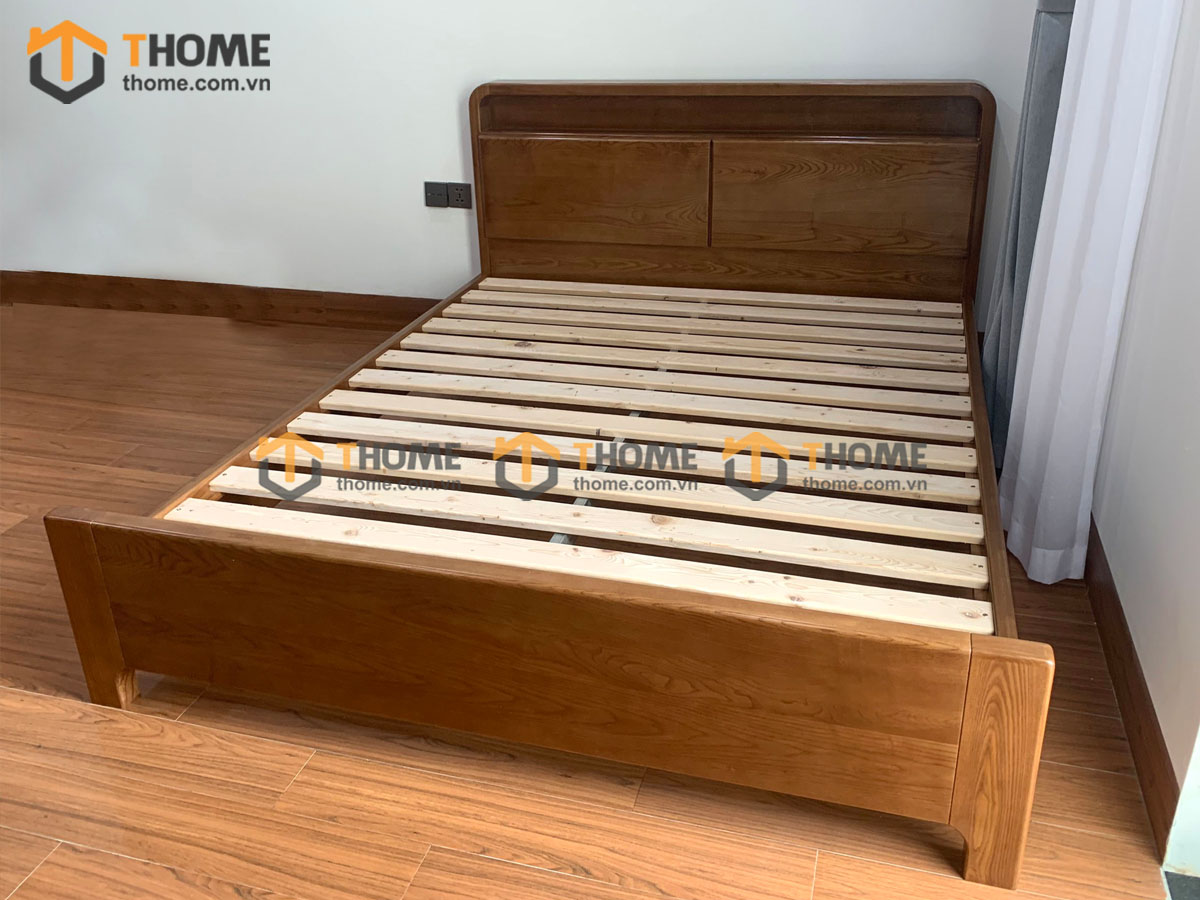 Giường ngủ gỗ sồi tự nhiên Toto màu óc chó GN-14SN