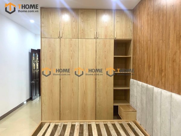 Tủ áo gỗ sồi tự nhiên đụng trần thiết kế 04 TA-14SN
