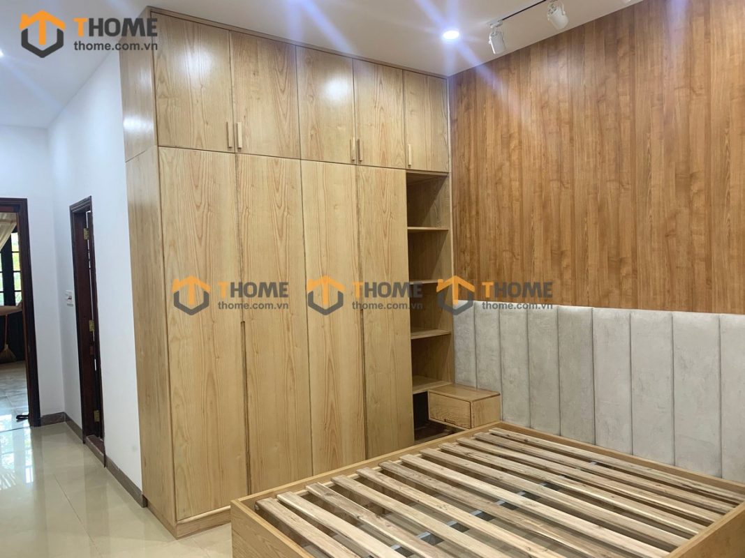 Tủ áo gỗ sồi tự nhiên đụng trần thiết kế 04 TA-14SN