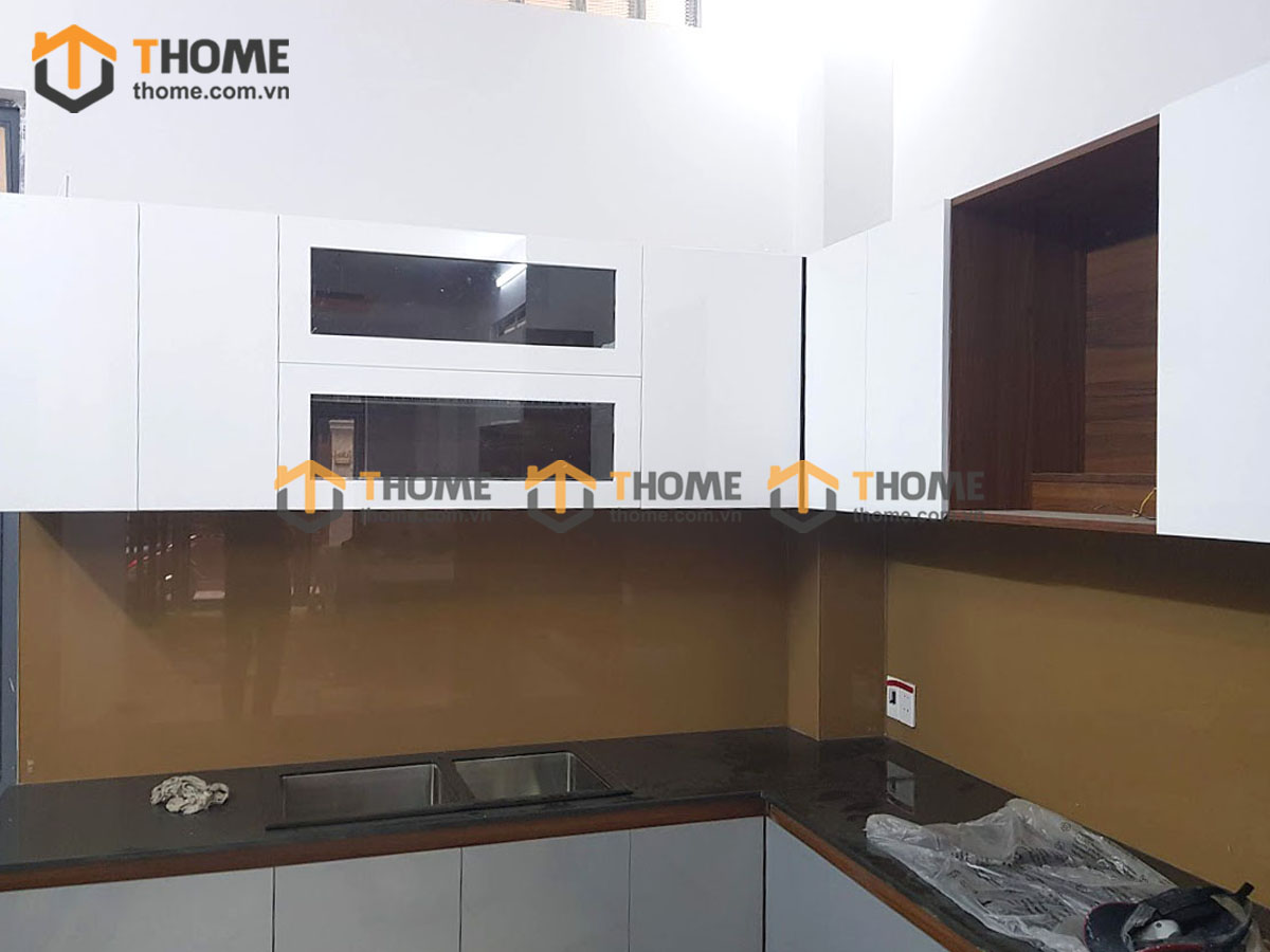 Tủ bếp gỗ công nghiệp Acrylic nhà Chị Liên Ông Ích Khiêm TB-01LIC
