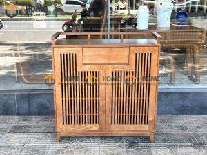 Tủ chén gỗ sồi tự nhiên 2 cánh khuyết sọc đứng TC1T-13SN