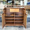 Tủ chén gỗ sồi tự nhiên 2 cánh khuyết sọc đứng TC1T-13SN