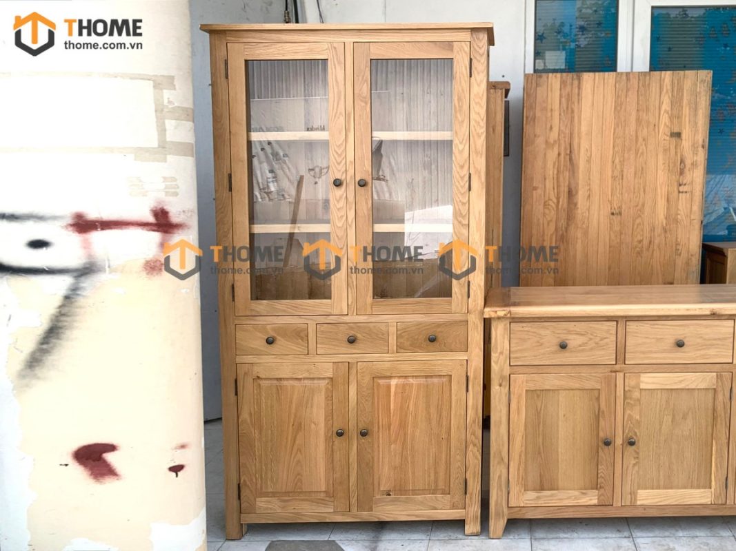 Tủ kính gỗ sồi tự nhiên 4 cánh 3 hộc kéo Morris TK-13SM