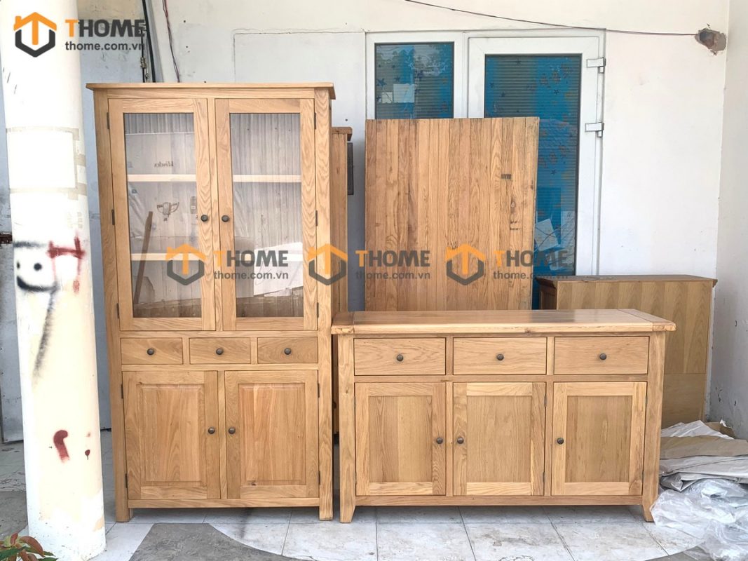 Tủ kính gỗ sồi tự nhiên 4 cánh 3 hộc kéo Morris TK-13SM