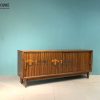 Tủ tivi gỗ sồi tự nhiên Momo 2 cánh trượt màu óc chó TTV-08SN