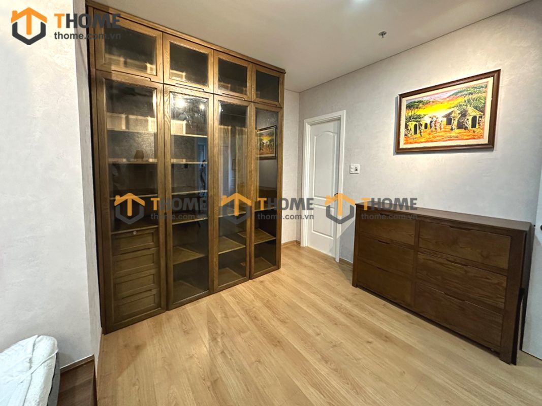 Hình ảnh thi công gỗ sồi tự nhiên nhà chị Khanh Monarchy TTTC-25SN