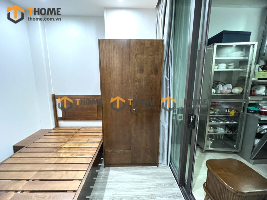 Giường ngủ gỗ sồi tự nhiên Rew đầu gỗ màu óc chó GN-20SN