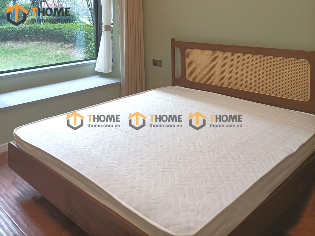 Giường ngủ gỗ sồi tự nhiên Rew đầu mây màu óc chó GN-19SN