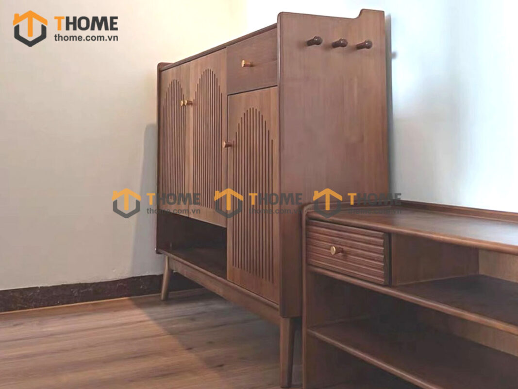 Tủ giày gỗ sồi tự nhiên 3 cánh mở cong TG-18SN