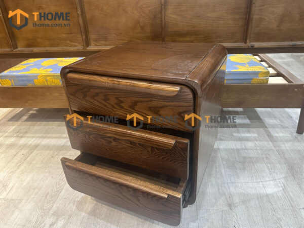 Tủ Đầu Giường Gỗ Sồi Tự Nhiên Nova 3 Hộc Kéo Màu Óc Chó TDG-13SN