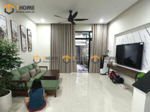 Hình Ảnh Thi Công Gỗ Sồi Tự Nhiên Nhà Anh Bình Cẩm Lệ TTTC-39SN