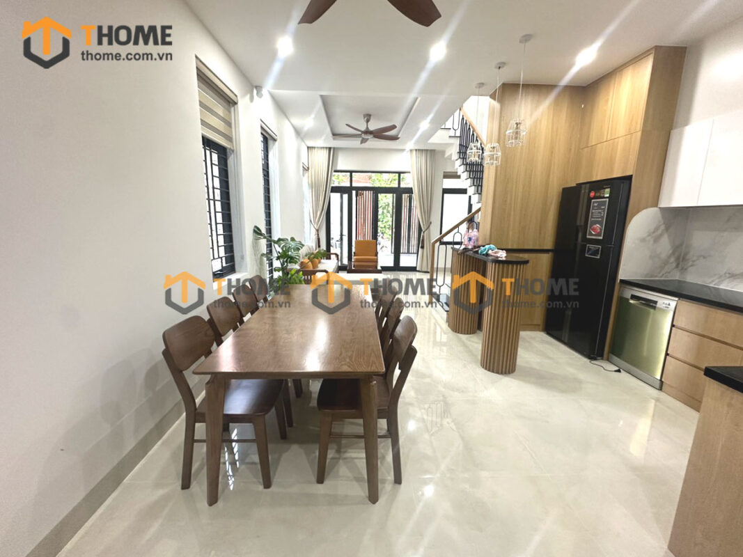 Hình Ảnh Thi Công Gỗ Sồi Tự Nhiên Nhà Chị Quyên Sơn Trà TTTC-36SN