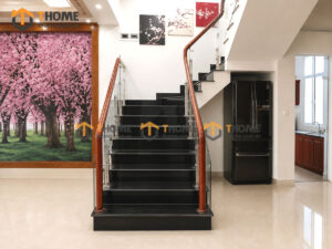 Tay Vịn Gỗ Sồi Hình Tròn Khung Kính Bậc Cầu Thang Đá Tự Nhiên TAYVIN-04SN
