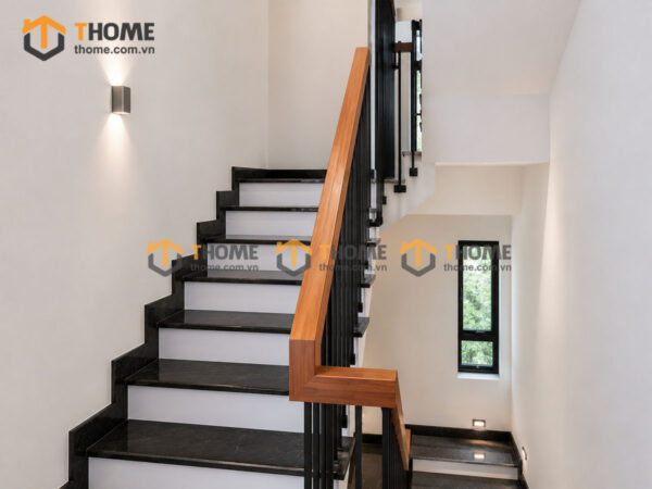 Tay Vịn Gỗ Sồi Hình Vuông Khung Sắt Bậc Cầu Thang Đá Tự Nhiên TAYVIN-02SN