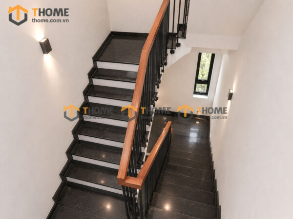 Tay Vịn Gỗ Sồi Hình Vuông Khung Sắt Bậc Cầu Thang Đá Tự Nhiên TAYVIN-02SN